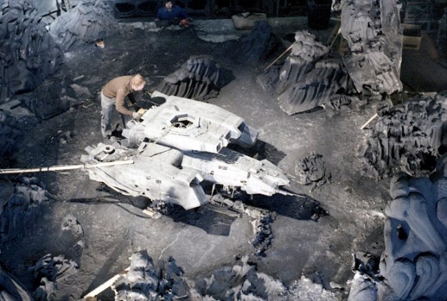 alien behind the scenes