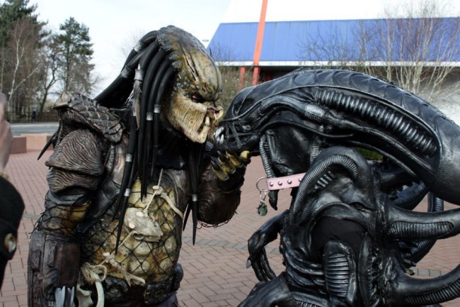 alien and predator best friends