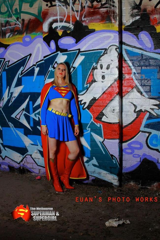 Supergirl cosplay