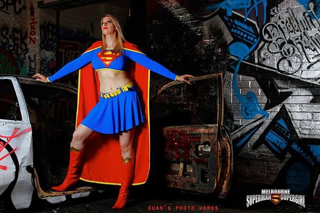 Supergirl cosplay