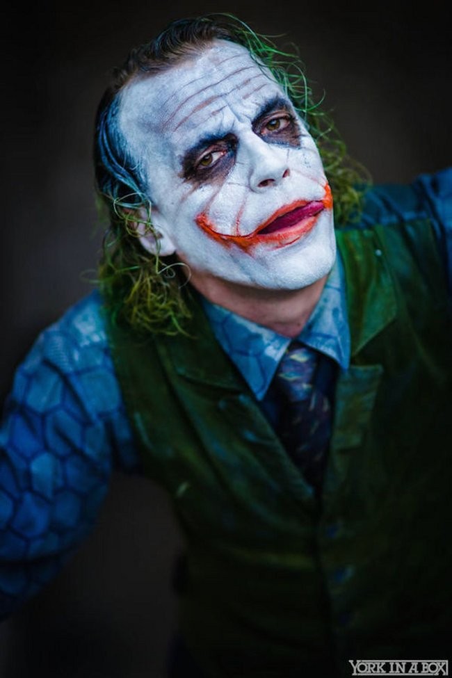 Amazing Heath Ledger Joker Cosplay
