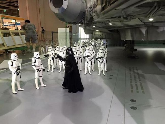 More Photos of Hot Toys' 18-Foot-Long Millennium Falcon