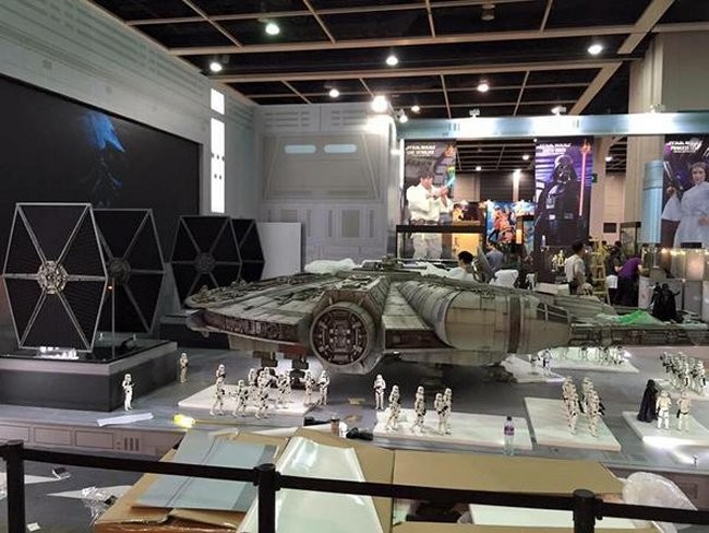 More Photos of Hot Toys' 18-Foot-Long Millennium Falcon
