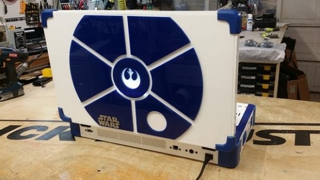 R2-D2 PS4 Laptop Mod