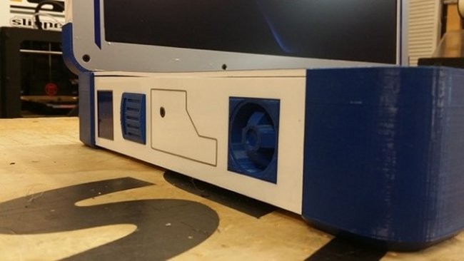 R2-D2 PS4 Laptop Mod