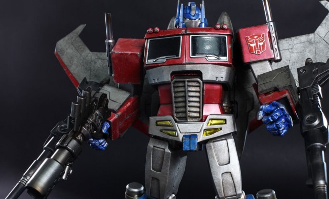 Optimus Prime (Starscream Version) Figure By Hot Toys