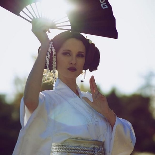 Geisha Leia Cosplay