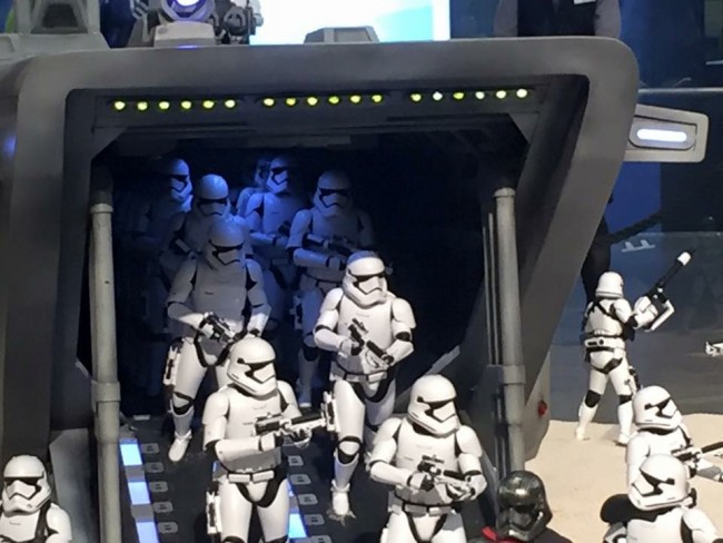 Sixth Scale Star Wars Drop Ship By Hot Toys
