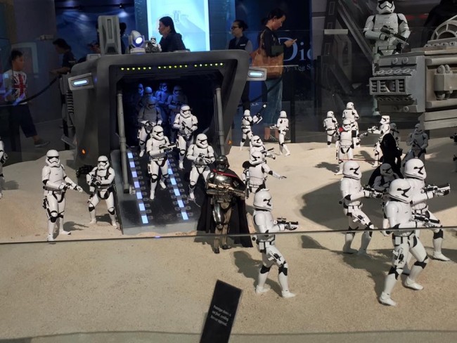 Sixth Scale Star Wars Drop Ship By Hot Toys