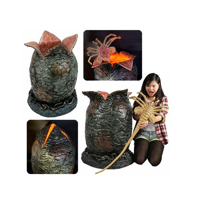 alien egg and facehugger