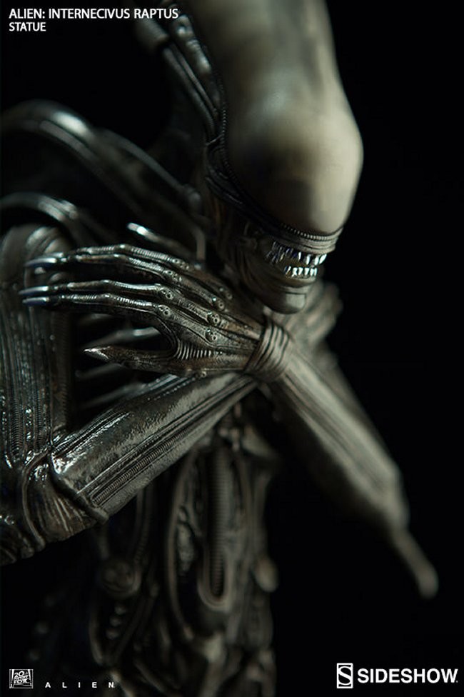Alien Xenomorph Statue by Sideshow Collectibles