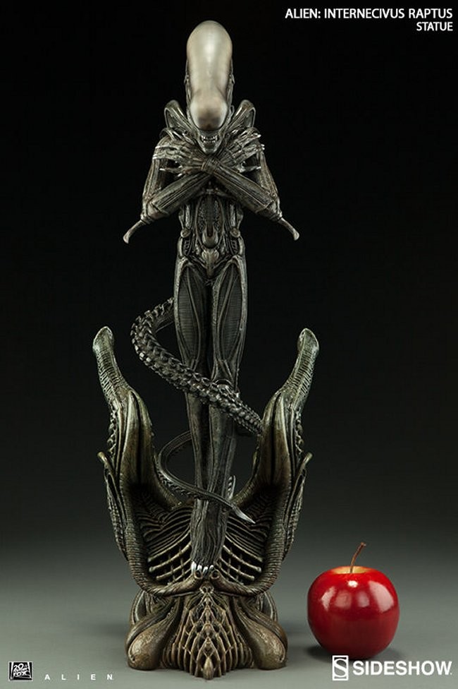 Alien Xenomorph Statue by Sideshow Collectibles