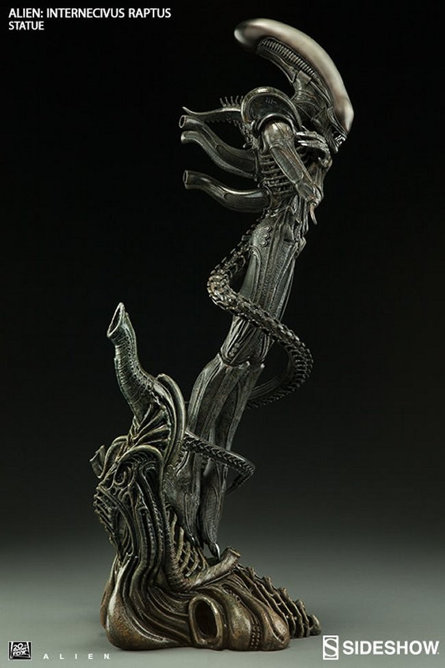 Alien Xenomorph Statue by Sideshow Collectibles