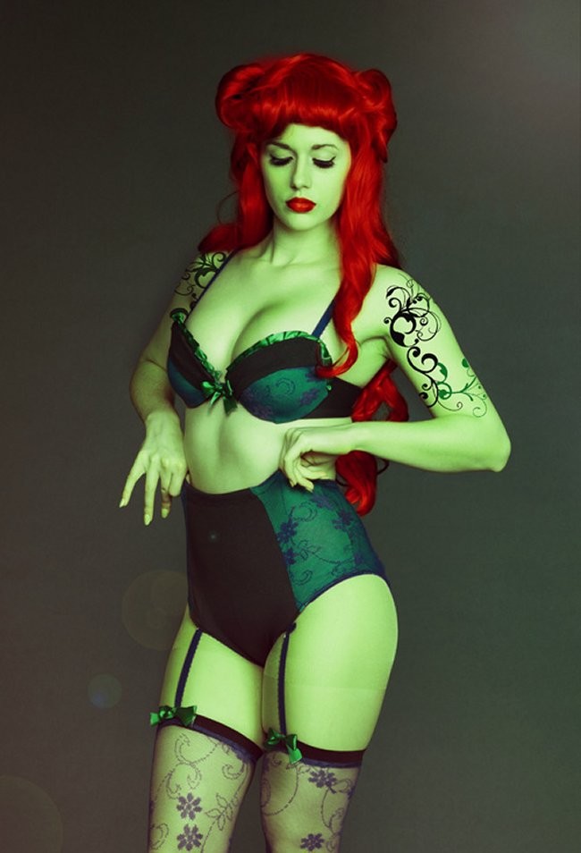 This Poison Ivy Bombshell Cosplay Will Make You Green With Envy