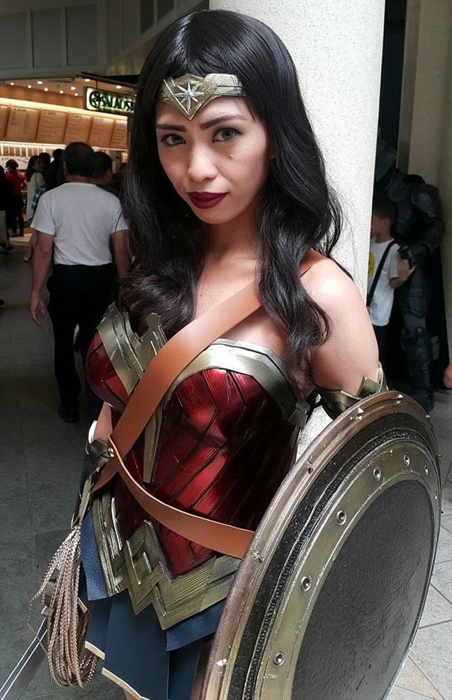 Batman v Superman Wonder Woman Cosplay