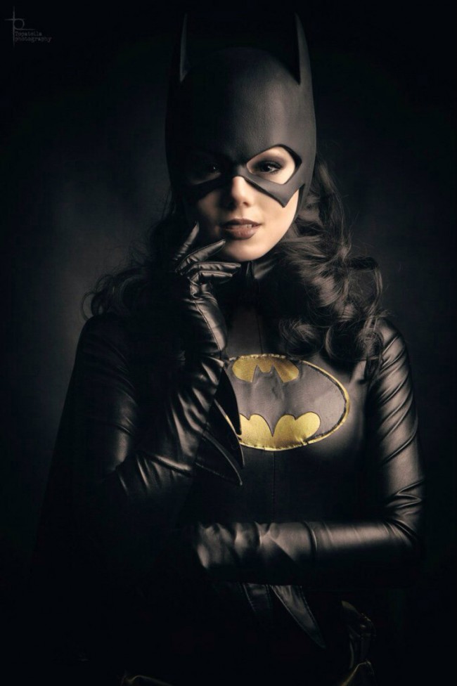 Beautiful Helena Bertinelli Batgirl Cosplay