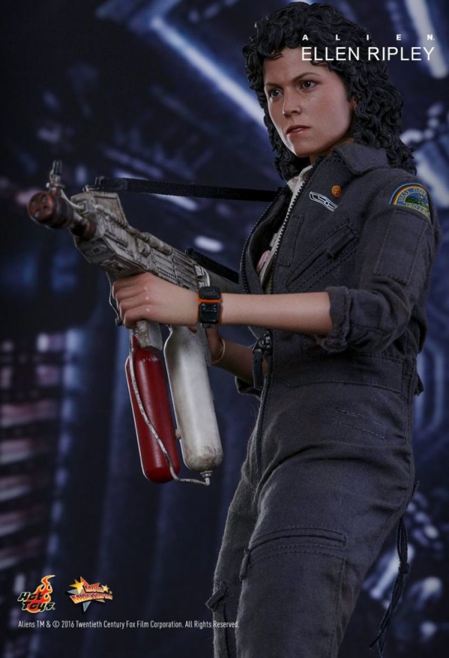 Hot Toys Ellen Ripley Alien Figure