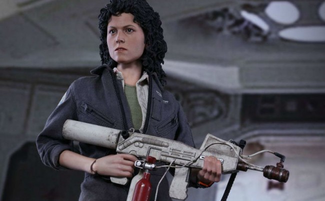 Hot Toys Ellen Ripley Alien Figure