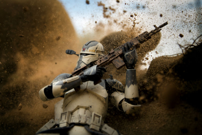 Photographer Recreates War Scenes With Action Figures