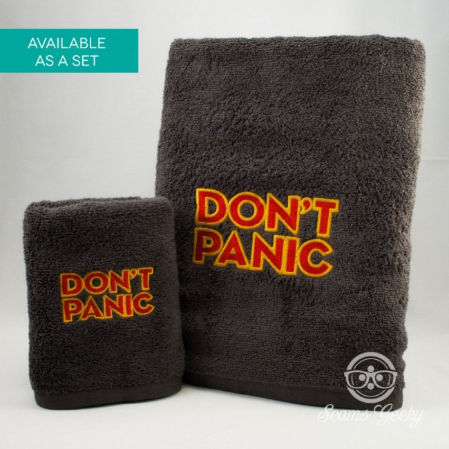 The Hitchhiker's Guide to the Galaxy Don't Panic Bath Towel