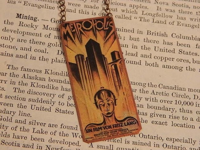 Cool Retro Metropolis Necklace