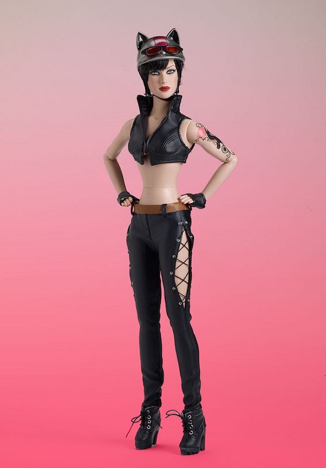 Gotham City Garage Catwoman And Harley Quinn Dolls From Tonner
