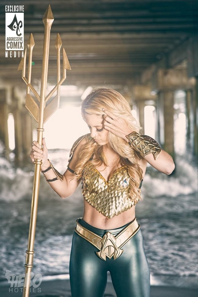 Amazing Female Aquaman Cosplay