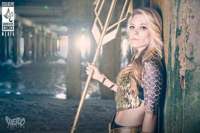 Amazing Female Aquaman Cosplay
