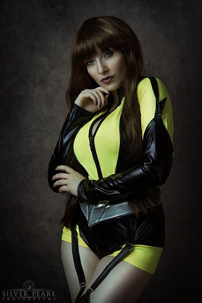 Stunning Silk Spectre Cosplay by La Esmeralda