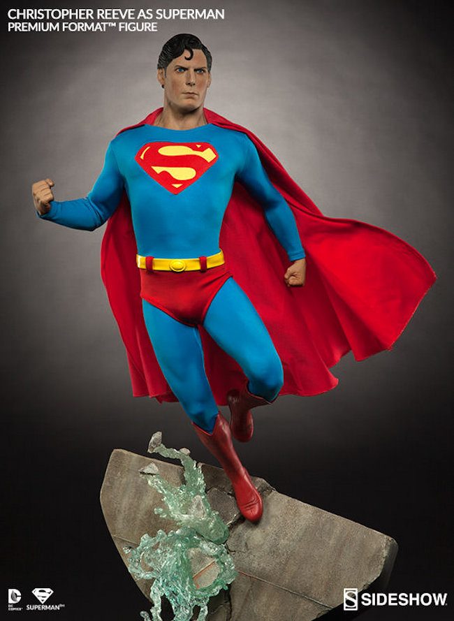 Superman Premium Format Figure by Sideshow Collectibles