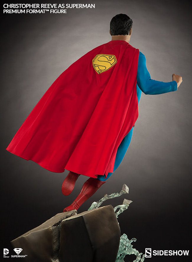 Superman Premium Format Figure by Sideshow Collectibles